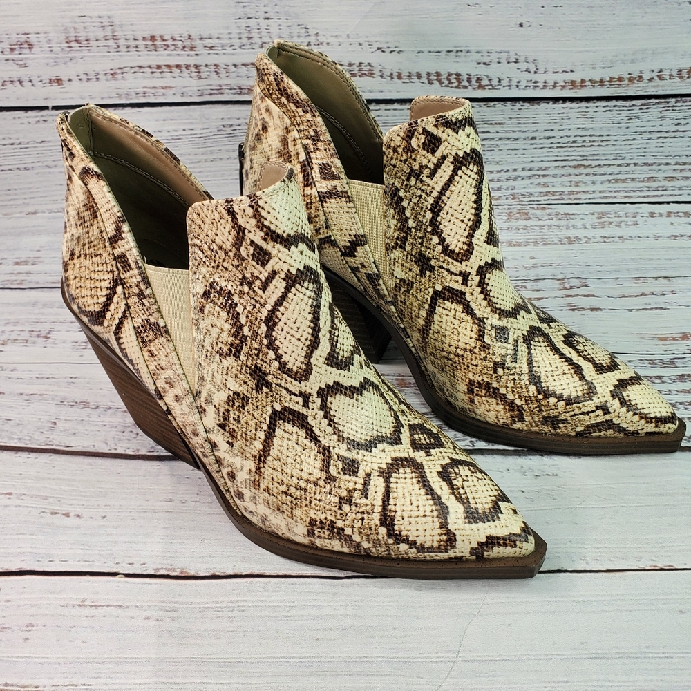 Vince Camuto Snakeskin Leather Booties Size 7